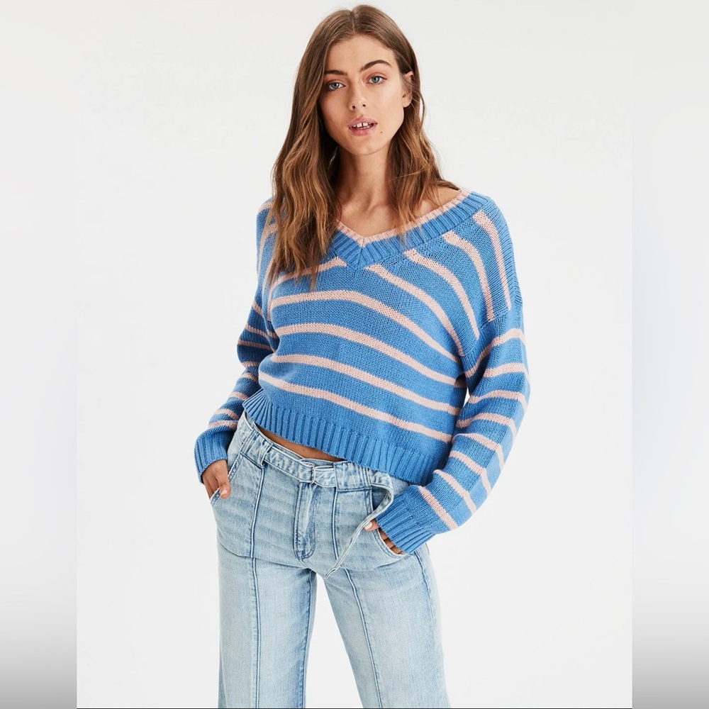 American Eagle Striped v-neck sweater